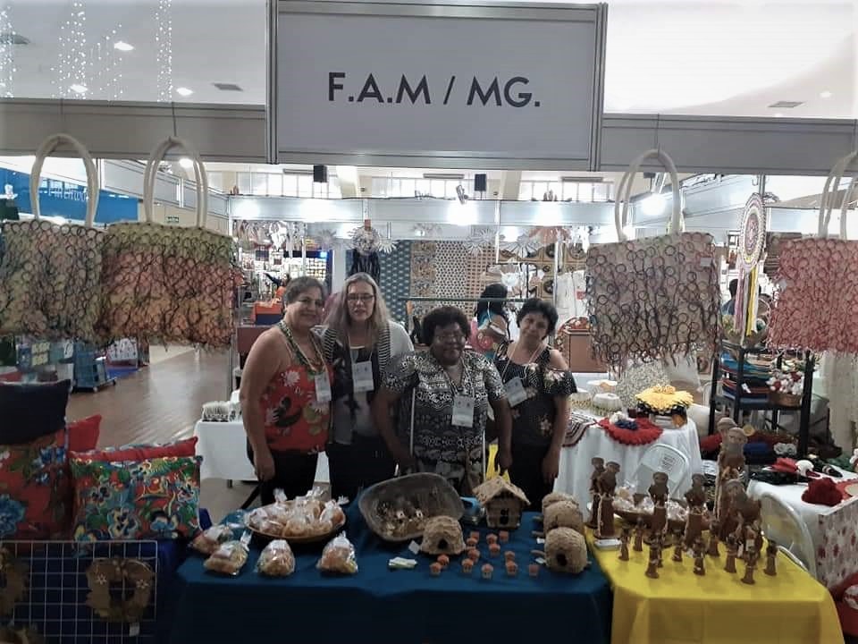 ASSOCIADOS NA FEIRA DE ARTESANATO EM BH